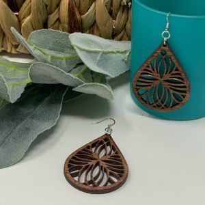 Wooden dangle earrings